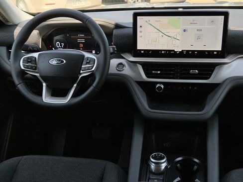 New 2026 Ford Explorer Active RWD image 9