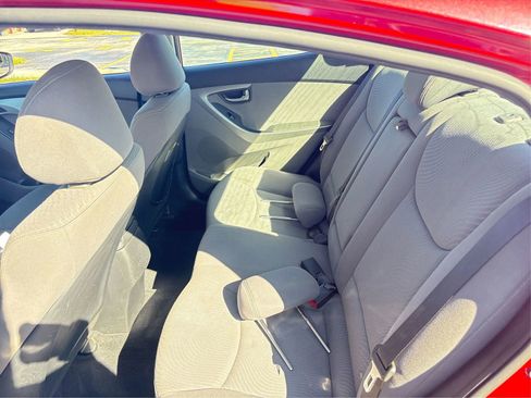 Used 2015 Hyundai Elantra SE w/ Option Group 02 FWD image 10