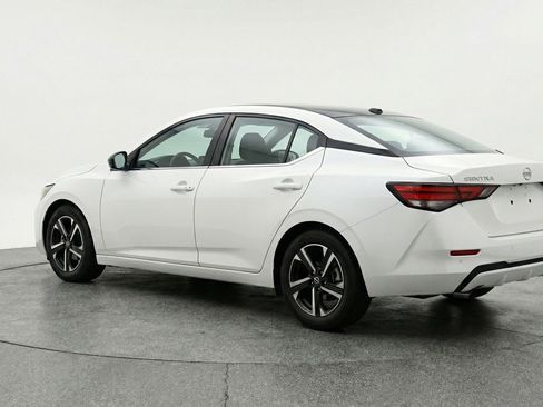 Used 2025 Nissan Sentra SV image 6