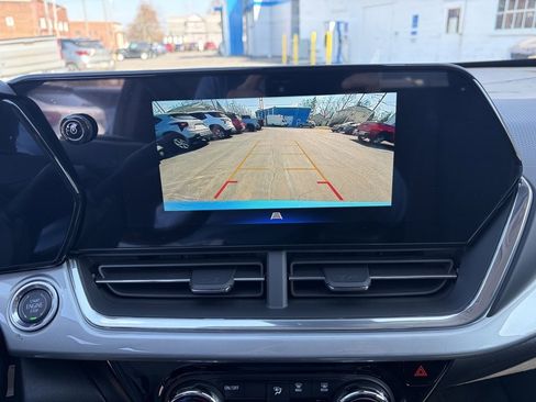New 2026 Chevrolet Trax LT w/ Driver Confidence Package image 9