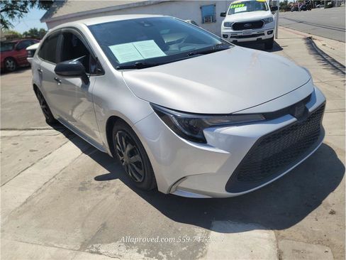 Used 2022 Toyota Corolla LE FWD image 4