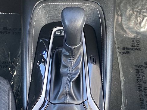 Certified 2025 Toyota Corolla SE image 31