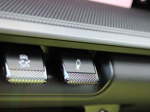 Used 2025 Porsche 911 Carrera S RWD image 17