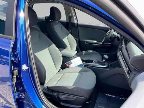 Used 2025 Kia K4 FWD image 8