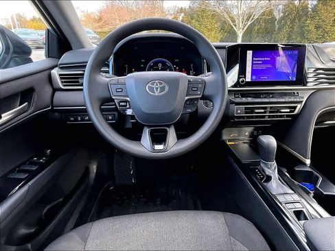 Used 2025 Toyota Camry LE image 17