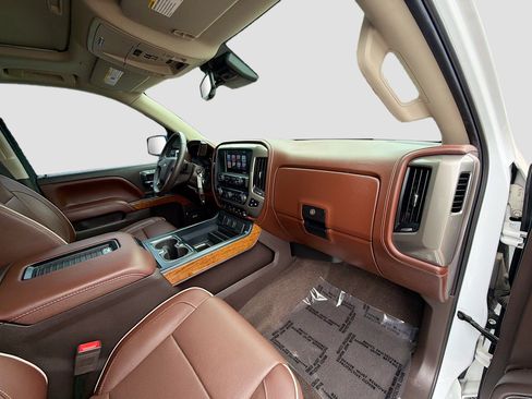 Used 2018 Chevrolet Silverado 1500 High Country AWD/4WD image 29