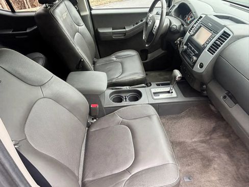 Used 2013 Nissan Xterra PRO-4X w/ Pro-4x Leather Pkg AWD/4WD image 21