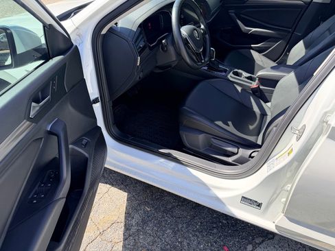 Used 2019 Volkswagen Jetta SEL image 11