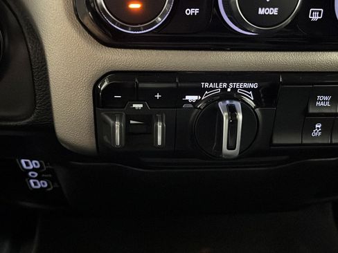 Used 2021 RAM 1500 Laramie AWD/4WD image 32