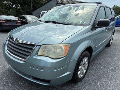 Used 2008 Chrysler Town & Country LX FWD image 3