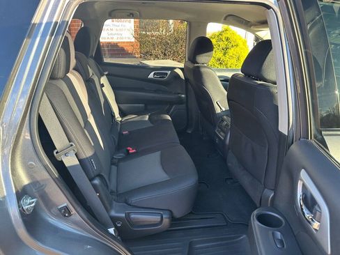 Used 2018 Nissan Pathfinder SV AWD/4WD image 26