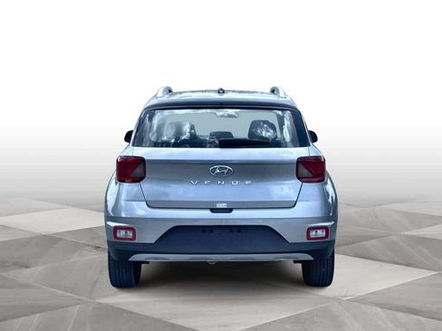 Used 2025 Hyundai Venue SEL FWD image 7