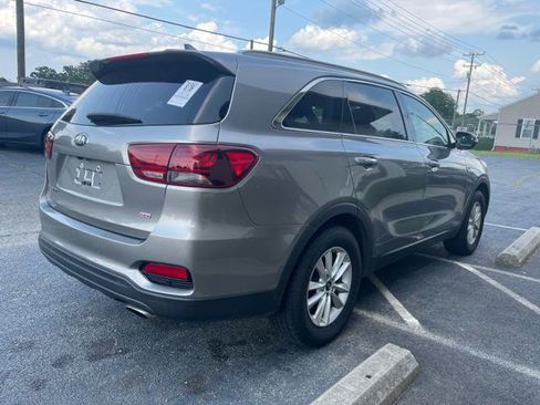 Used 2019 Kia Sorento FWD w/ LX Convenience Package image 6