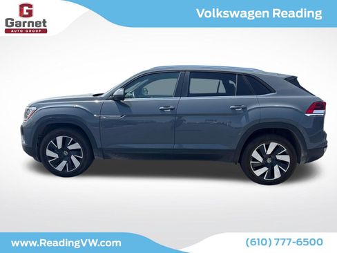 Used 2025 Volkswagen Atlas Cross Sport SE AWD/4WD image 2