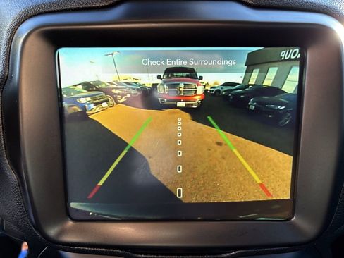 Used 2022 Jeep Renegade Latitude image 19