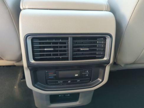 New 2026 Volkswagen Atlas SE image 31