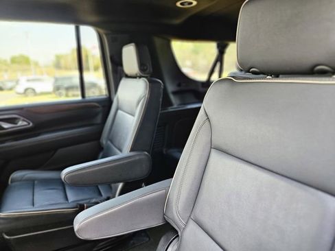 Used 2023 Chevrolet Suburban Premier image 27