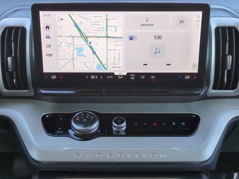 New 2026 Ford Expedition Active image 18