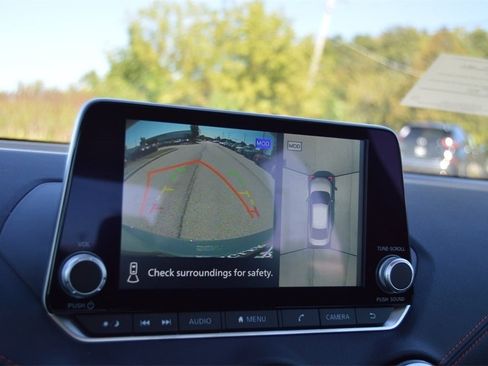 Used 2025 Nissan Sentra SR w/ SR Premium Package image 30