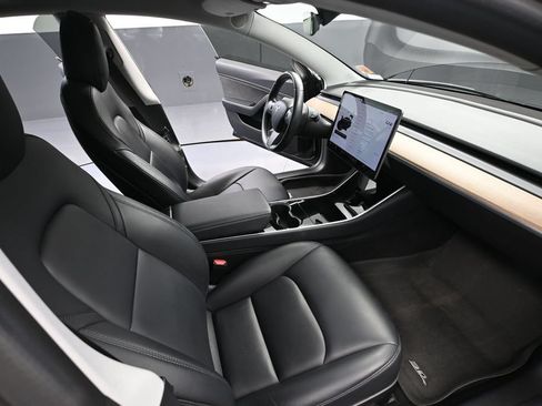 Used 2018 Tesla Model 3 Mid Range RWD image 44