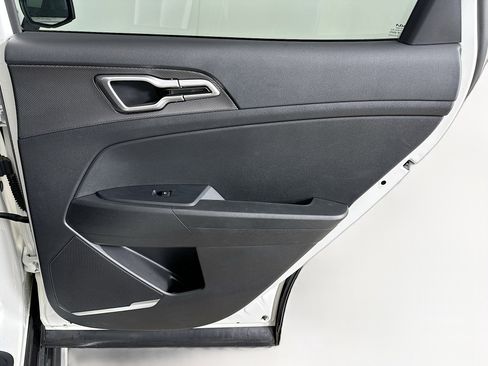 Used 2024 Kia Sportage LX image 29