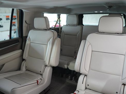 Used 2021 GMC Yukon XL Denali w/ Denali Premium Package AWD/4WD image 33