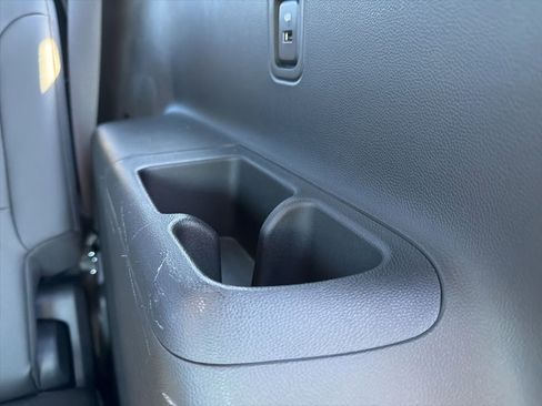 Used 2023 Chevrolet Traverse RS image 35