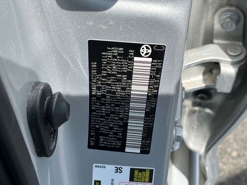 Used 2025 Toyota Corolla LE image 28