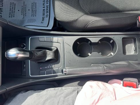 Used 2018 Volkswagen Passat 2.0T S image 21