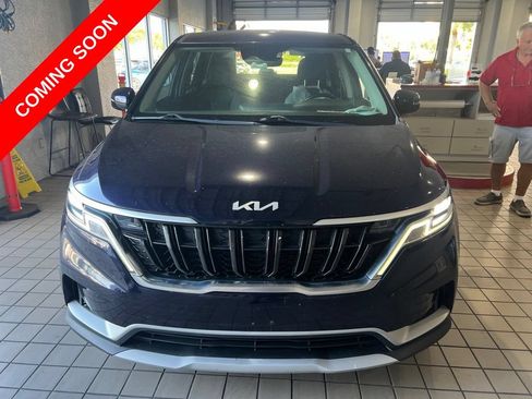 Certified 2022 Kia Carnival LX FWD image 2
