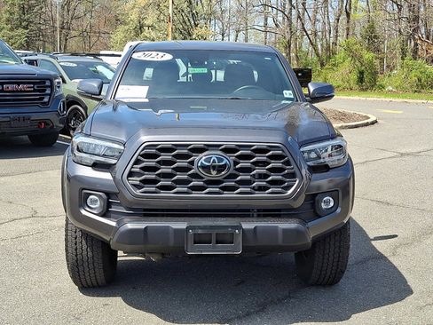 Used 2023 Toyota Tacoma TRD Off-Road w/ Black Out Package (TMS) AWD/4WD image 3