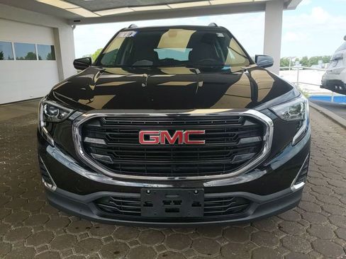 Used 2019 GMC Terrain SLE w/ Driver Convenience Package FWD image 2