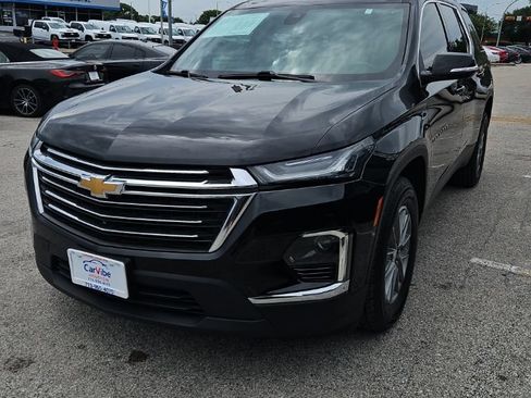 Used 2023 Chevrolet Traverse LT FWD image 3