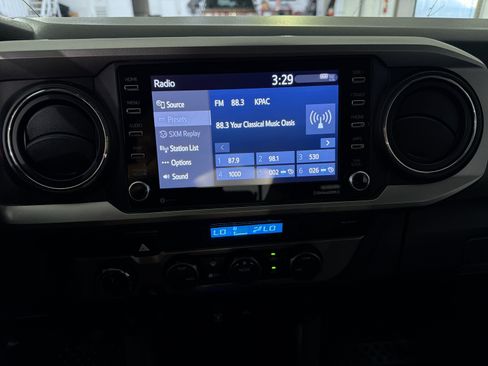 Used 2021 Toyota Tacoma SR5 w/ Technology Package AWD/4WD image 17