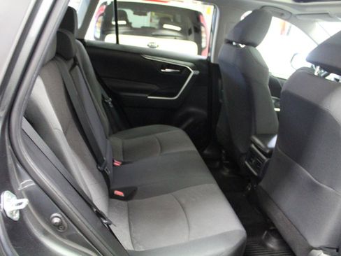 Used 2019 Toyota RAV4 XLE image 27