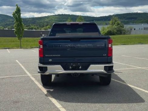 Used 2023 Chevrolet Silverado 1500 LT AWD/4WD image 7