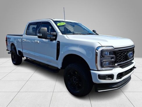 Used 2024 Ford F250 XLT w/ XLT Premium Package AWD/4WD image 4