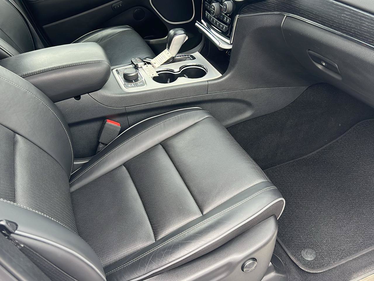 Used 2020 Jeep Grand Cherokee Summit AWD/4WD image 18