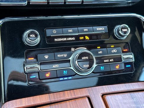 Certified 2019 Lincoln Navigator L Reserve image 21