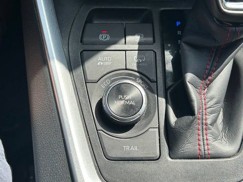 Used 2024 Toyota RAV4 SE AWD/4WD image 30