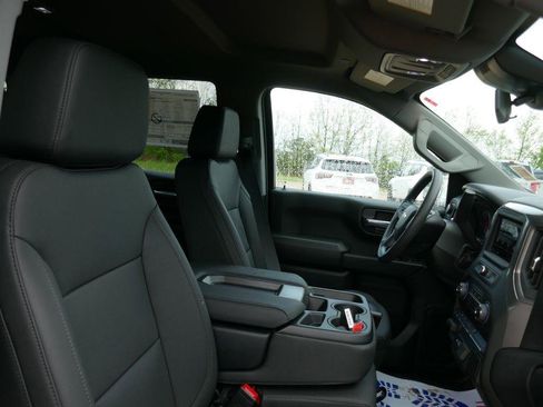 New 2026 Chevrolet Silverado 1500 W/T image 9