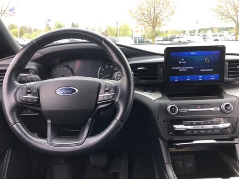 Used 2020 Ford Explorer XLT w/ Comfort Package AWD/4WD image 31