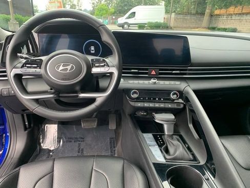 Certified 2024 Hyundai Elantra Limited FWD image 14