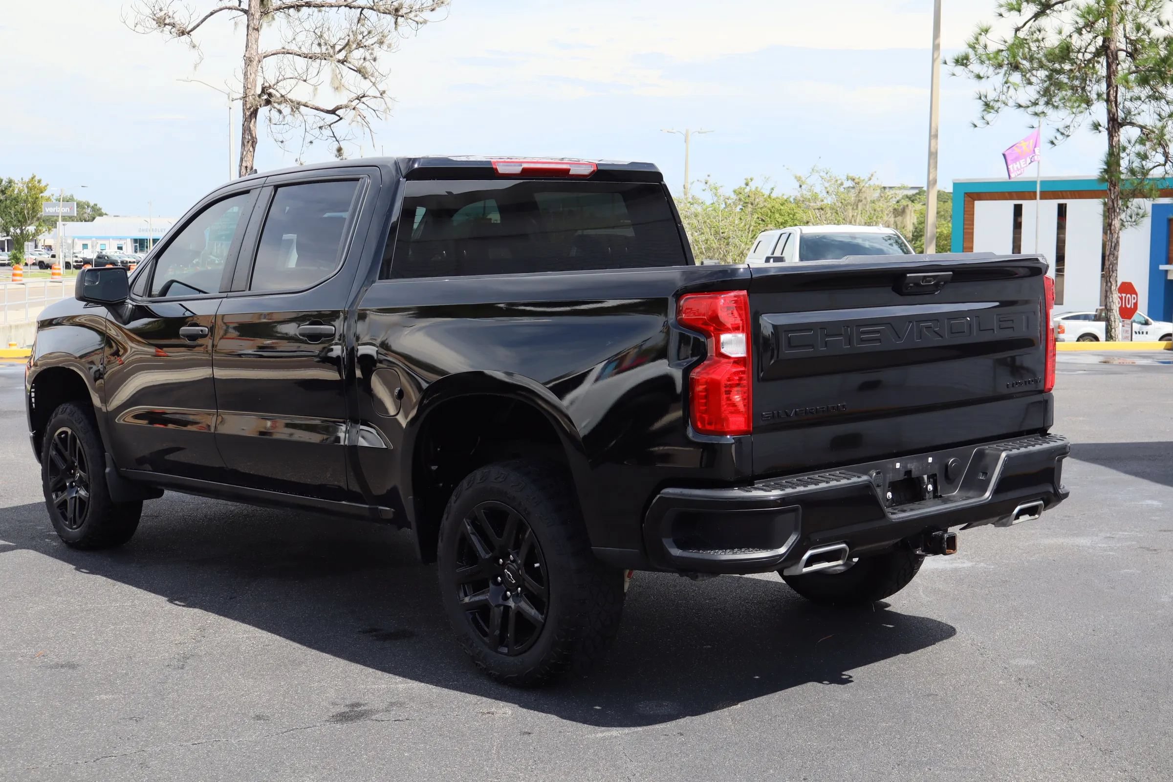 Used 2024 Chevrolet Silverado 1500 Custom Trail Boss w/ Midnight Edition AWD/4WD image 5