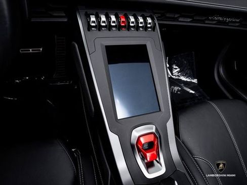 Used 2023 Lamborghini Huracan EVO RWD image 33