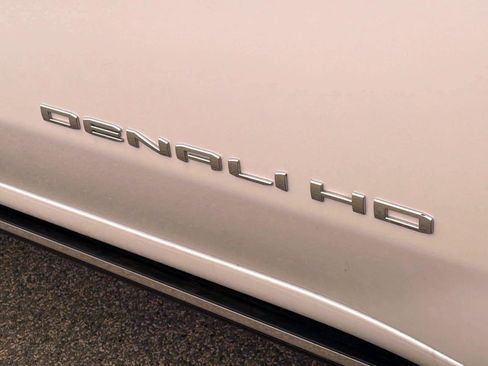 Used 2024 GMC Sierra 3500 Denali Ultimate AWD/4WD image 9