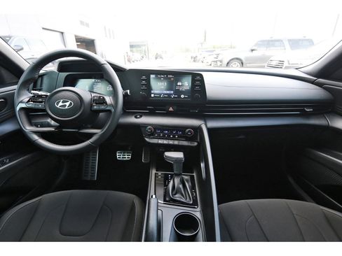 Certified 2025 Hyundai Elantra Sport FWD image 11