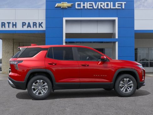 New 2026 Chevrolet Equinox LT w/ Convenience Package II FWD image 5