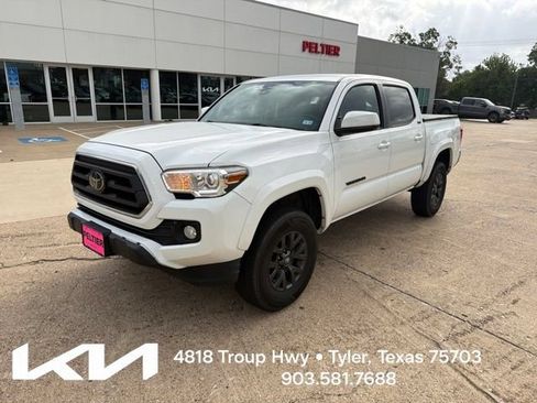 Used 2021 Toyota Tacoma SR5 RWD image 3