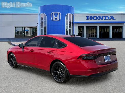 Certified 2025 Honda Accord SE image 5